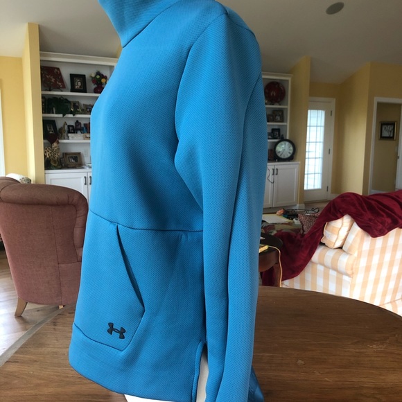 UNDER ARMOR TOP - Picture 4 of 8